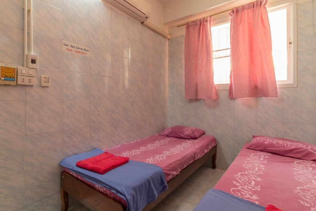 New Central Guesthouse Банкок Екстериор снимка