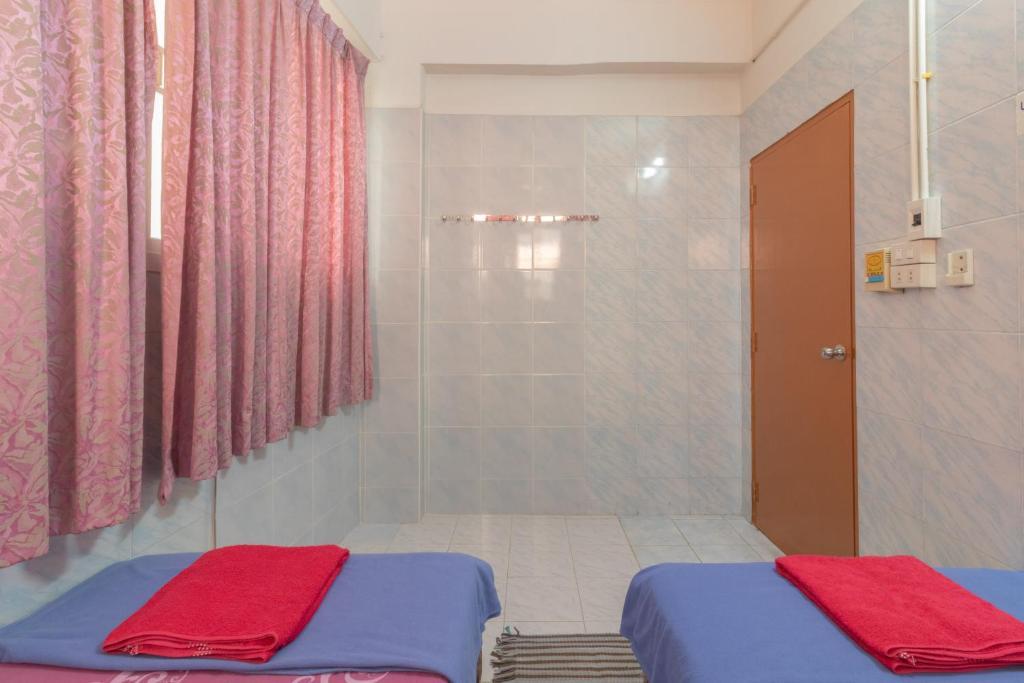 New Central Guesthouse Банкок Екстериор снимка