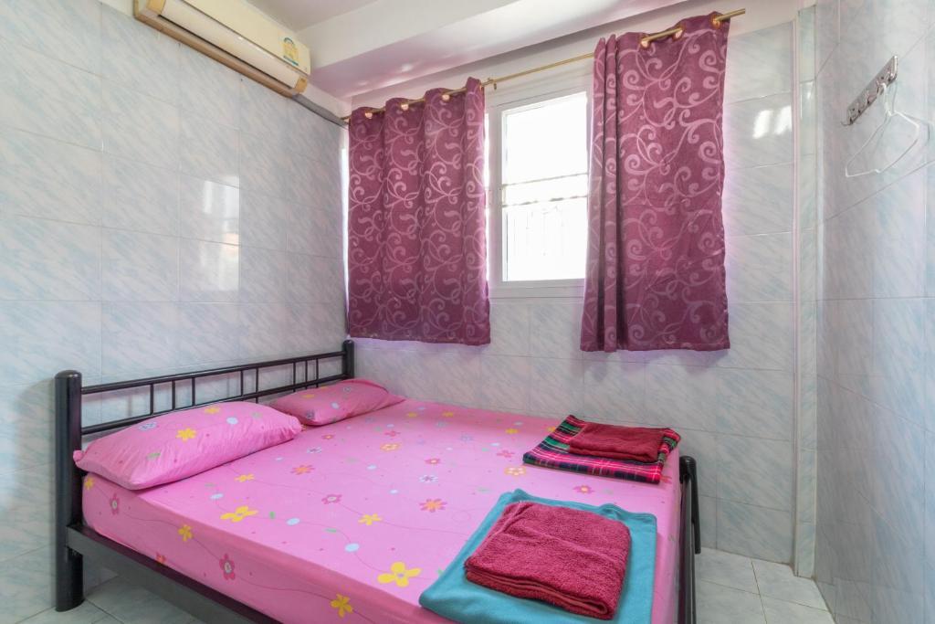 New Central Guesthouse Банкок Екстериор снимка