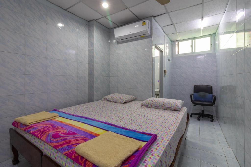 New Central Guesthouse Банкок Екстериор снимка