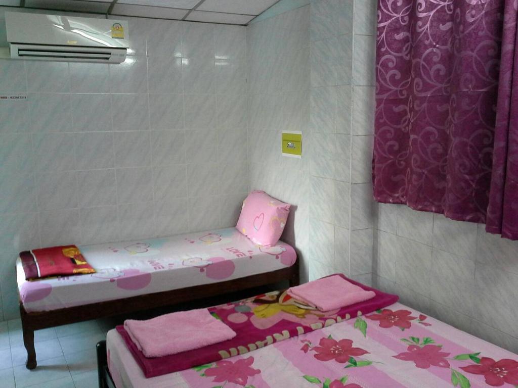New Central Guesthouse Банкок Екстериор снимка